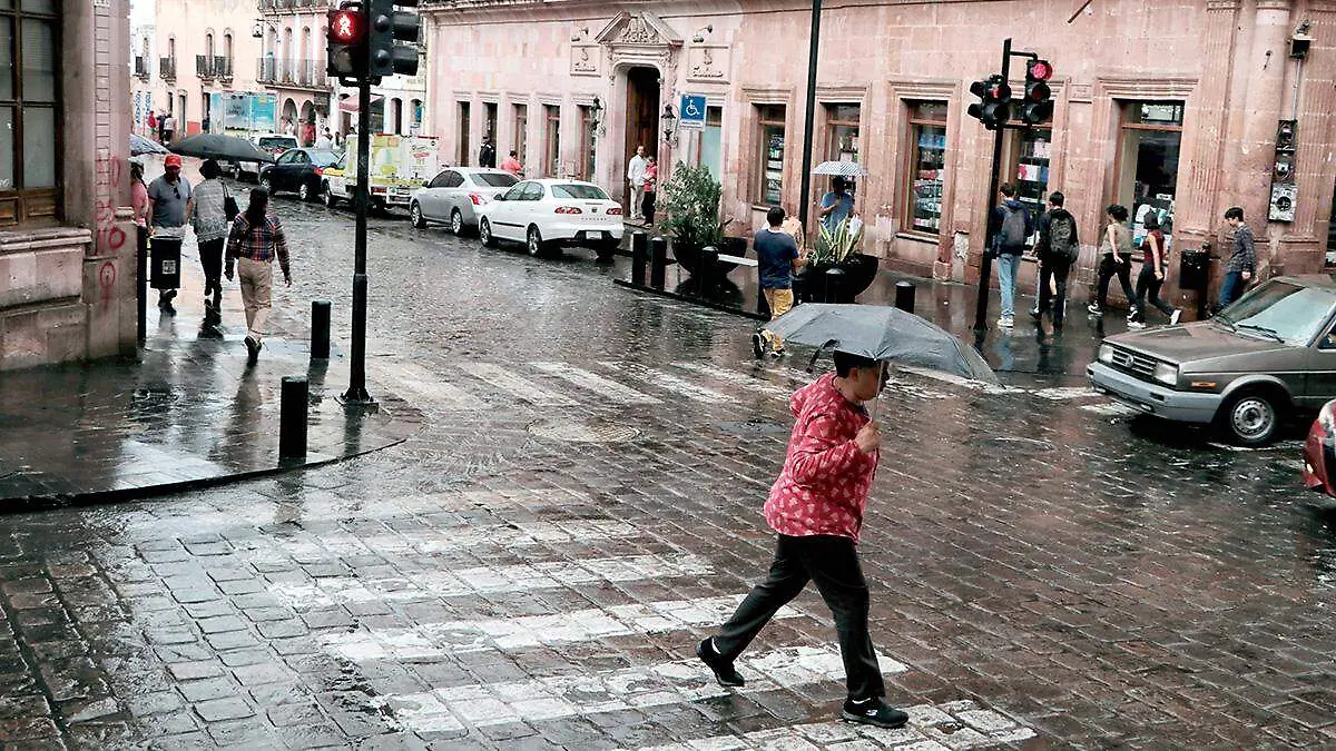 Lluvia en el centro de Zacatecas